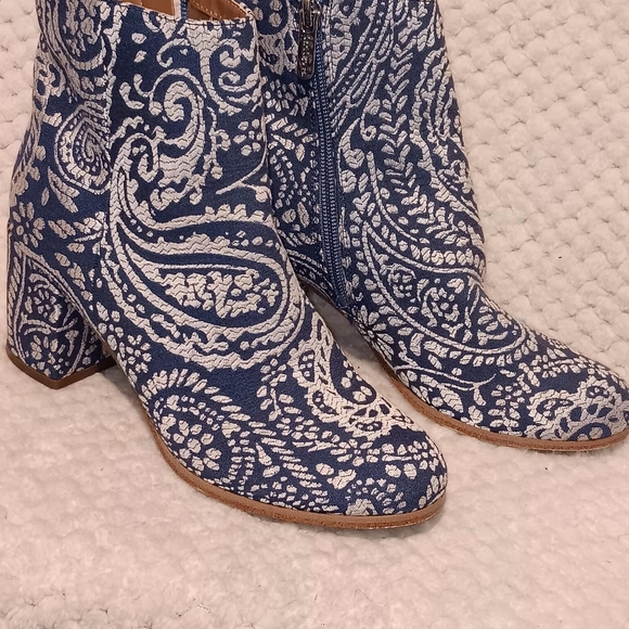 Blue Paisley Ankle Boots Size 9 - Picture 8 of 10